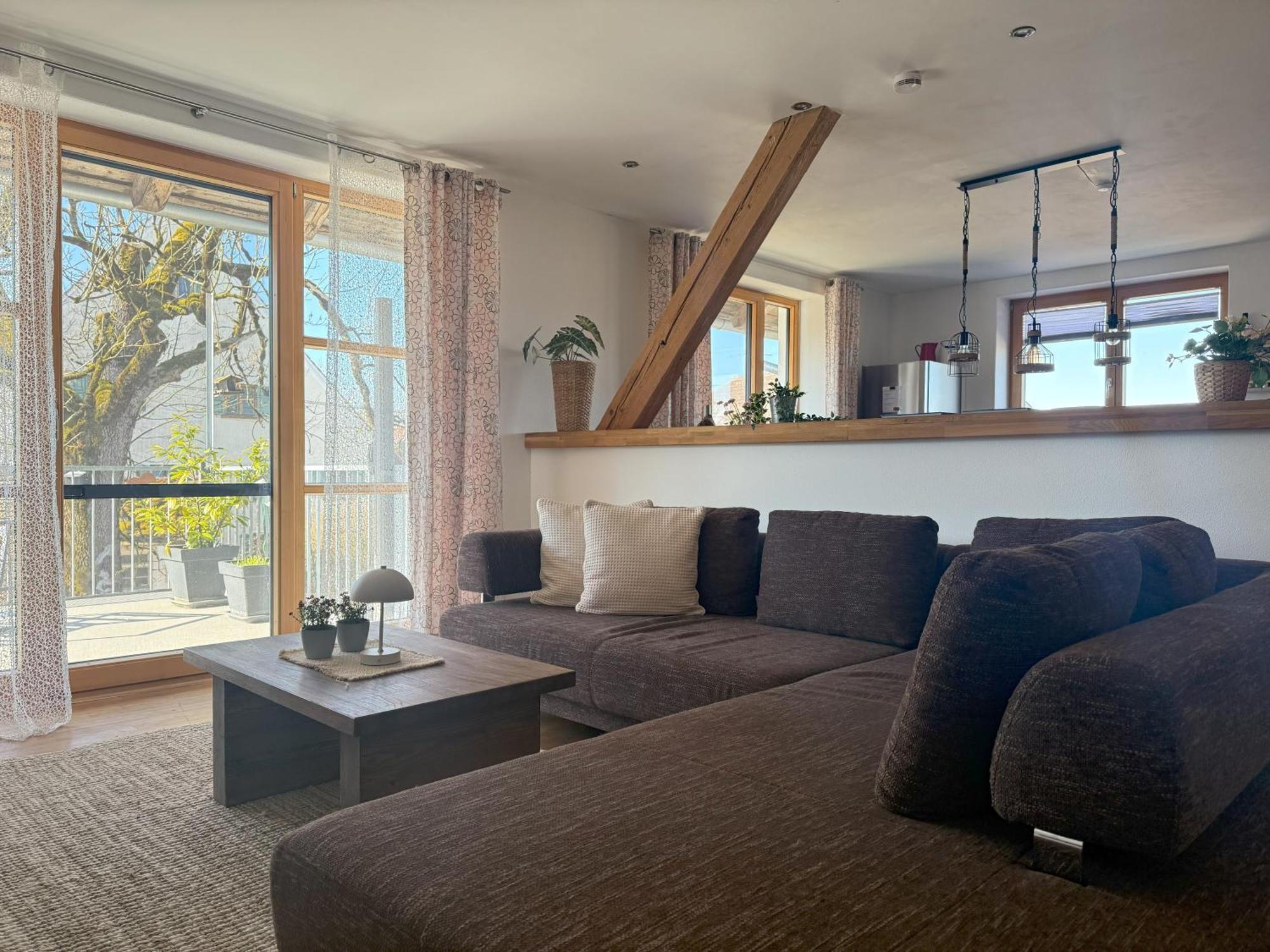 Fe Wo Brunnen - 120 Qm - Ruhige Lage - Viel Natur- Komfortabel - Grosser Balkon Und Garten Memmingen Exterior photo